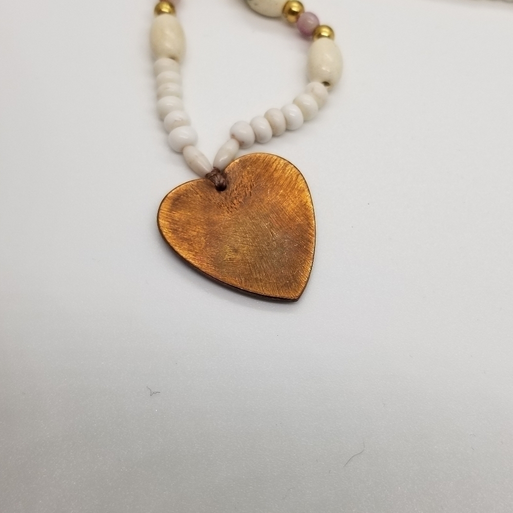 white beaded necklace with purple enamel heart artisan handmade - Picture 3 of 5